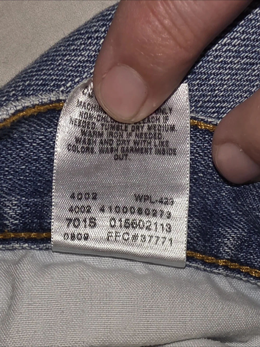 Levi's 560 Cofort Fit Men's Light Wash Blue Relaxed Jeans 50x32